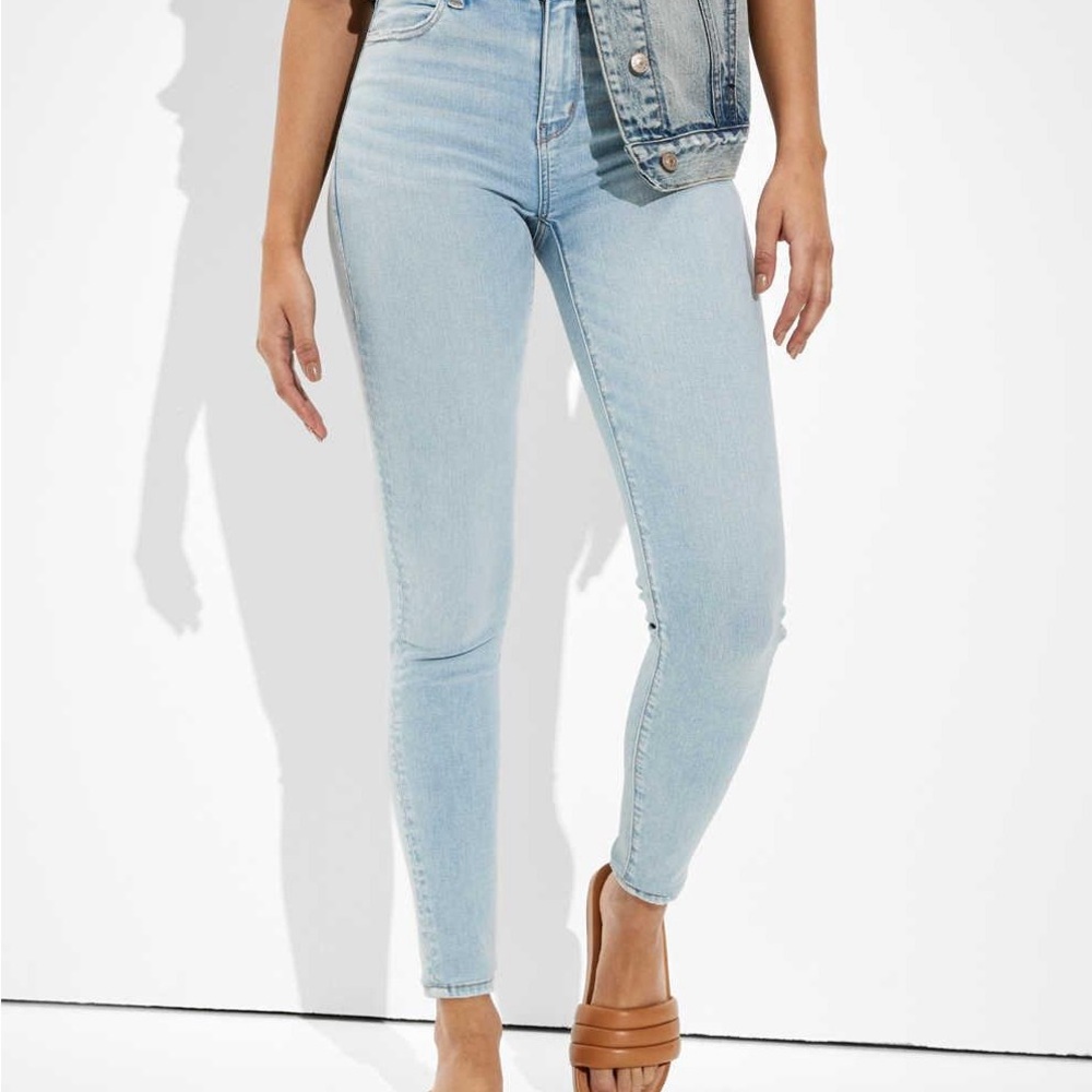 American Eagle Next Level High-Waisted Jegging Jeans Worn Out Blue Size 6 Reg